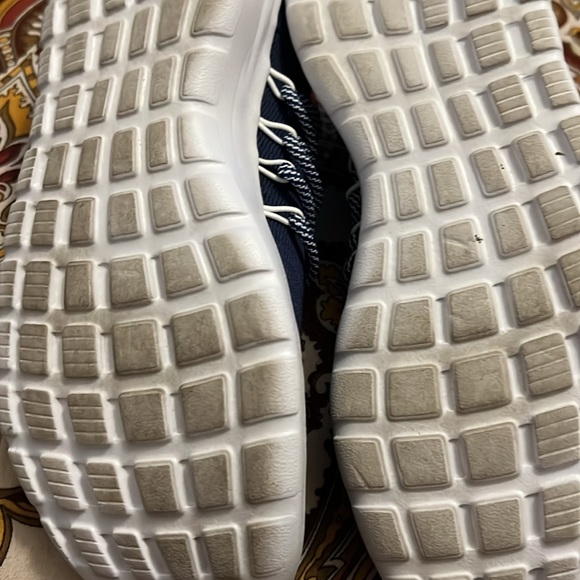 Men Adidas size 10 - Picture 4 of 6